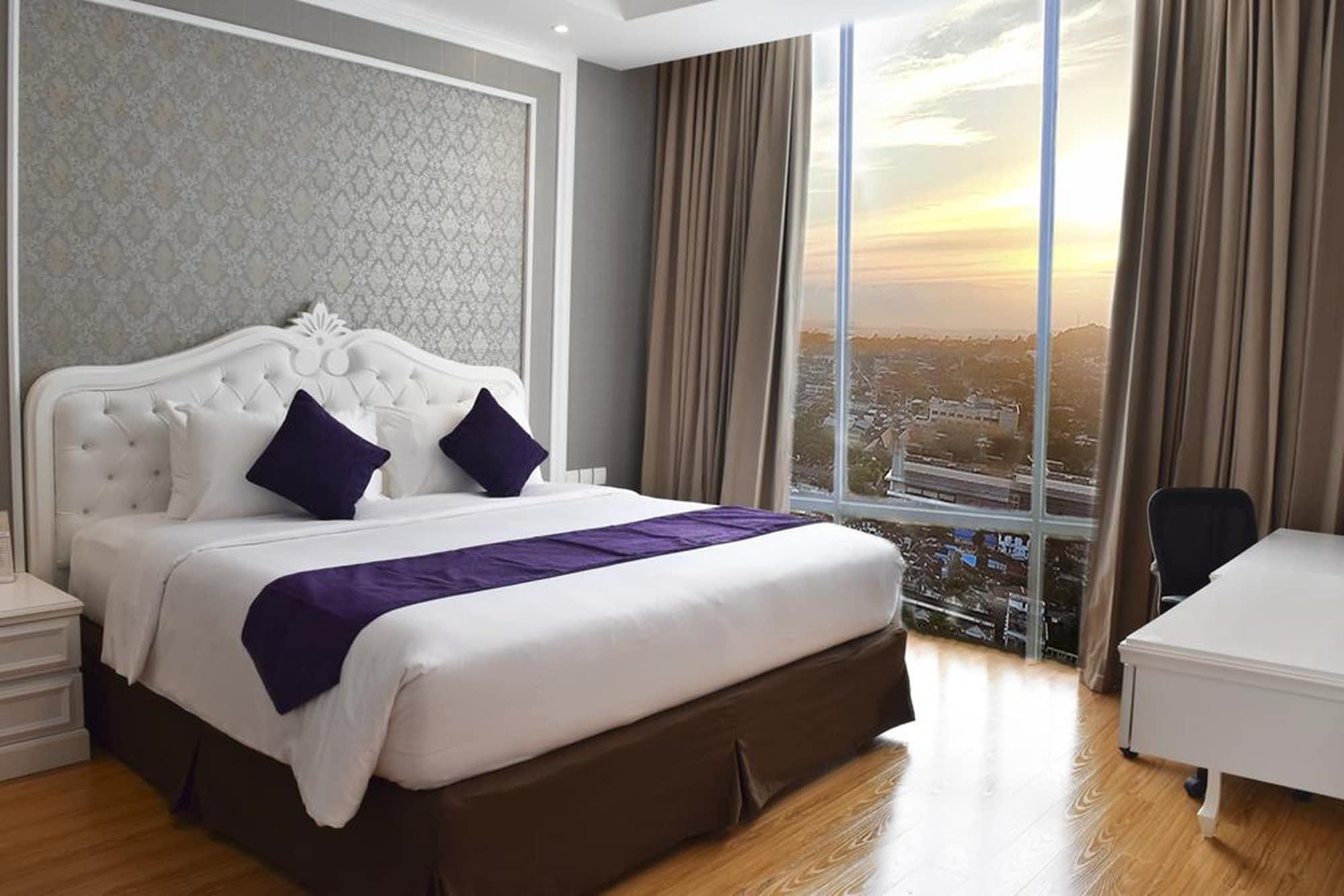 Platinum Hotel & Convention Hall Balikpapan Exterior photo