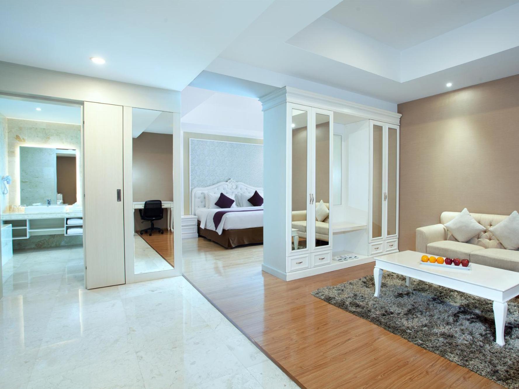Platinum Hotel & Convention Hall Balikpapan Exterior photo
