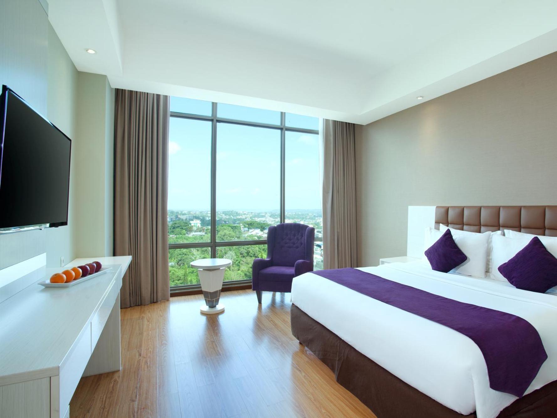 Platinum Hotel & Convention Hall Balikpapan Exterior photo